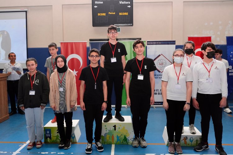 Bursa'da Emine Örnek matematiğin şampiyonu oldu -