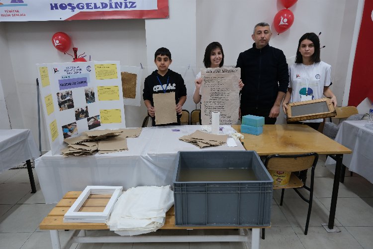 Bursa'da gecikmeli 4006 TÜBİTAK Bilim Fuarı açıldı