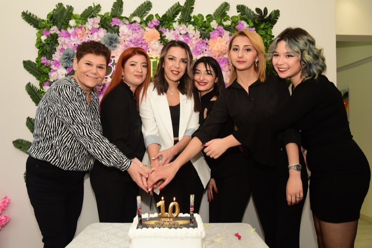Bursa'da güzellik salonunda 10. yıla sessiz kutlama -