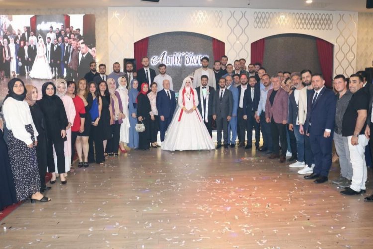 Bursa’da iş ve siyaset dünyasını buluşturan düğün -