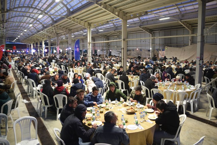 Bursa'da iftar sofrası Büyükorhan'da kuruldu -