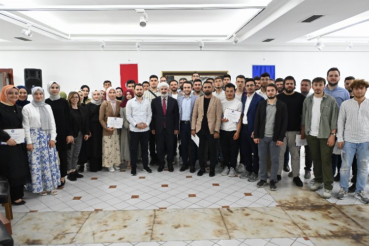 Bursa'da iletişimciler sertifikalandı -