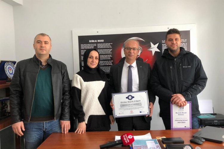 Bursa'da kendisi küçük öyküsü büyük bir okul -