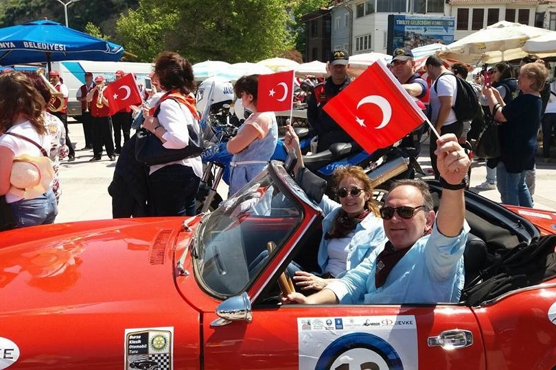 Bursa'da klasik otomobiller bu kez Mütareke için kez yola çıkıyor -