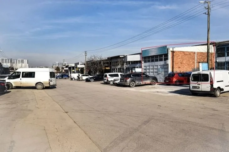 Bursa’da küçük sanayi esnafı sinek avlıyor -