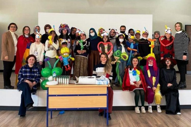 Bursa'da liseli gençlerden özel öğrencilere sosyal destek -