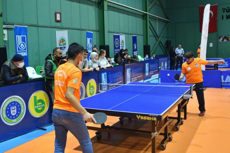 Bursa'da masa tenisinde 'özel' buluşma -