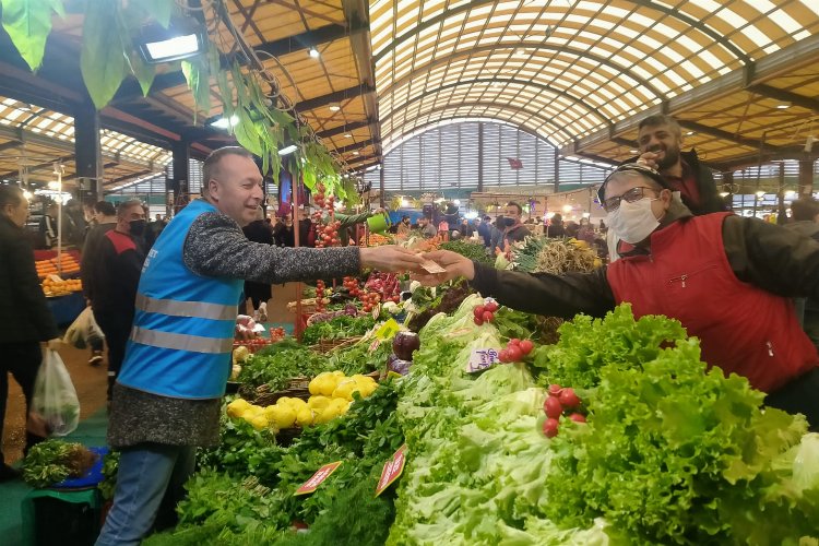 Bursa'da Memleket Partililer pazarda nabız yokladı -