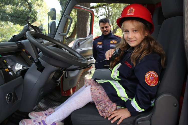 Bursa'da minik itfaiyeciler göreve hazır -