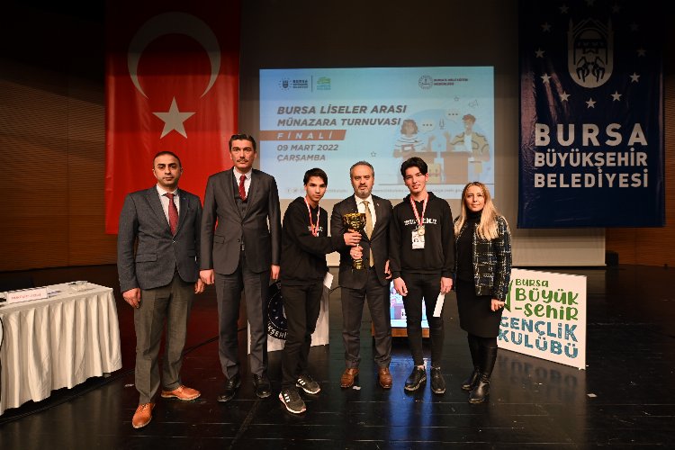 Bursa'da münazarada şampiyon belli oldu -