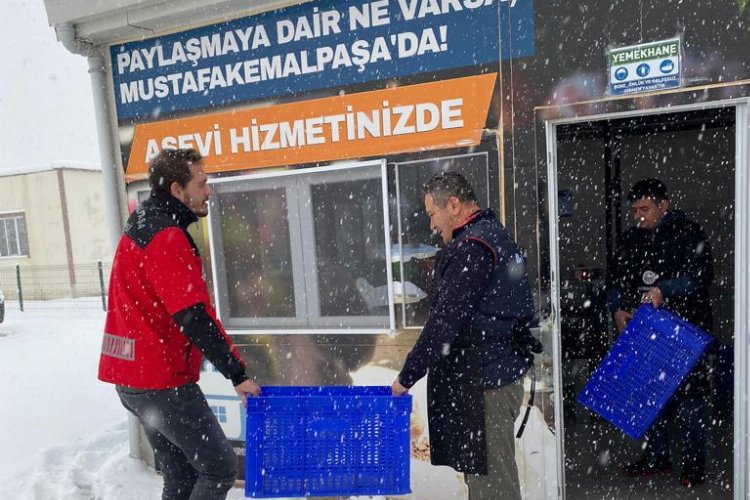 Bursa'da Mustafakemalpaşa ihtiyaç sahiplerine kucak açtı -