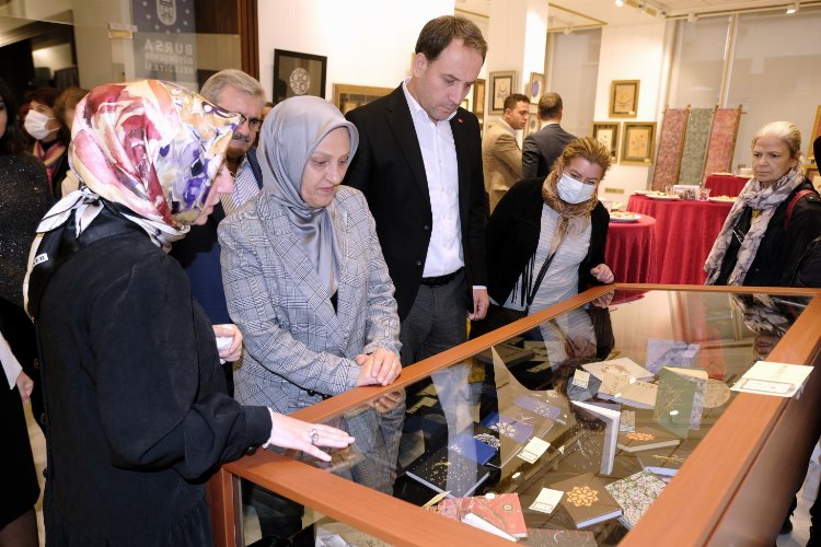 Bursa'da 'Nakşı Ebru' sergisi -