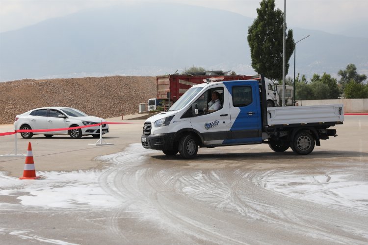 Bursa'da şoförlere 'güvenli sürüş' eğitimi -