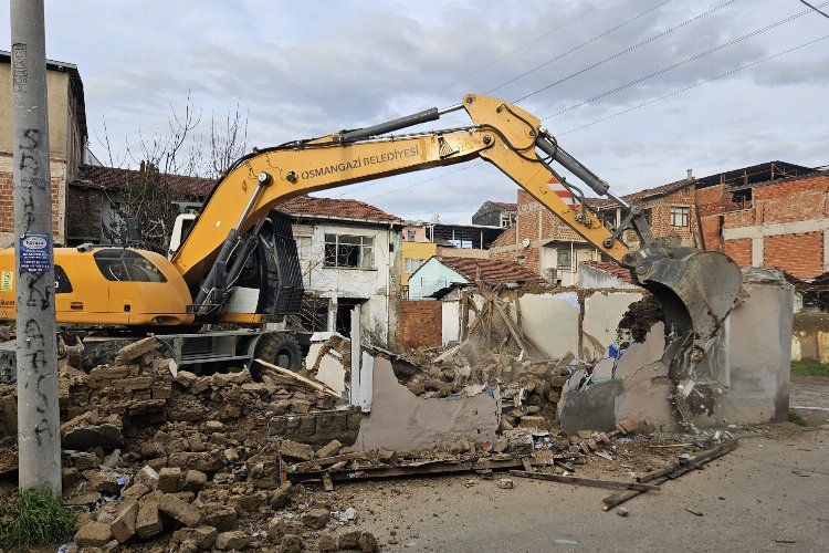 Bursa'da Osmangazi yıkıyor, mahallelerin çehresi değişiyor -