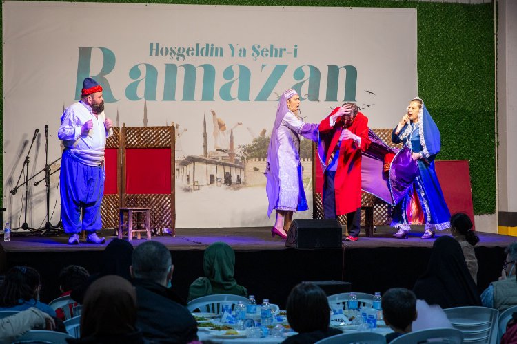 Bursa'da Ramazan gecelerini 'Şehir Tiyatrosu' renklendiriyor -