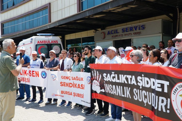Bursa’da sağlık çalışanlarından şiddete isyan! -