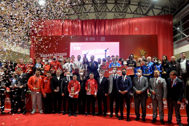 Bursa'da sporun yıldızlarına ödül -