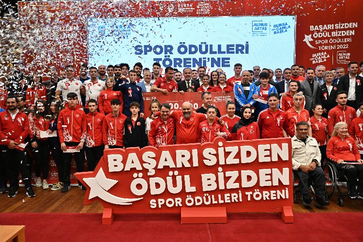 Bursa'da sporun yıldızlarına ödül yağdı -
