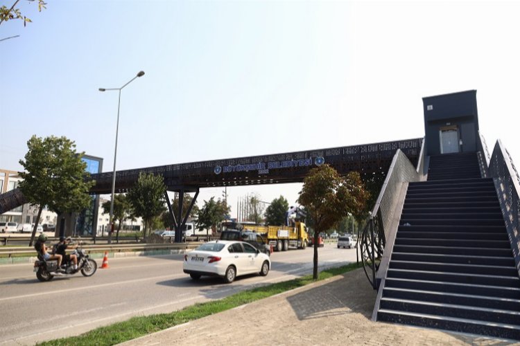 Bursa'da üst geçitler ekonomiye katkı sağlıyor -