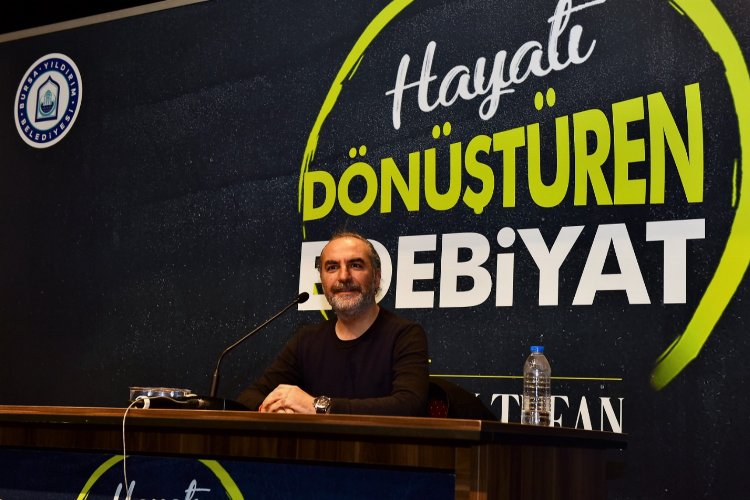 Bursa'da Yıldırımlı kitapseverler Tarık Tufan ile buluştu -
