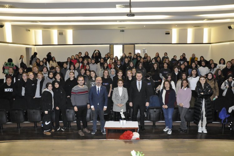 Bursa Faik Çelik Lisesi’nde iletişim sohbetleri -