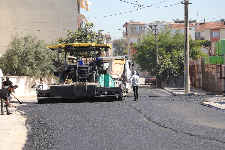 Bursa Gemlik'te asfalt ve parke taş döşeme çalışmalarına devam -