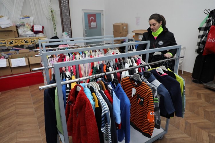 Bursa Gemlik’te depremin yaraları sarılıyor -
