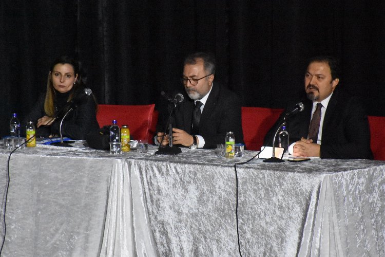 Bursa Gemlik'te 'hukuk' konuşuldu -
