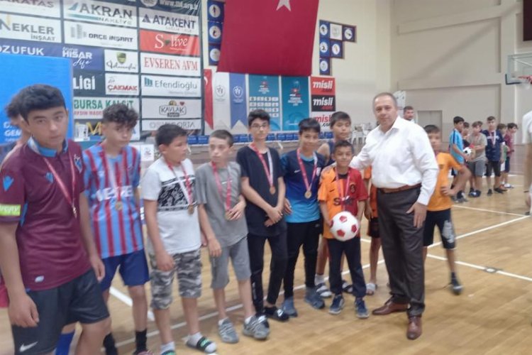 Bursa Gemlik'te Kur'an kursları arasındaki futbol turnuvası sonuçlandı -