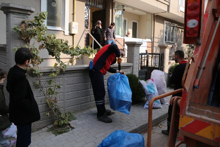 Bursa Gürsu'da atıklar geri dönüşüme, ekmekler sofralara -