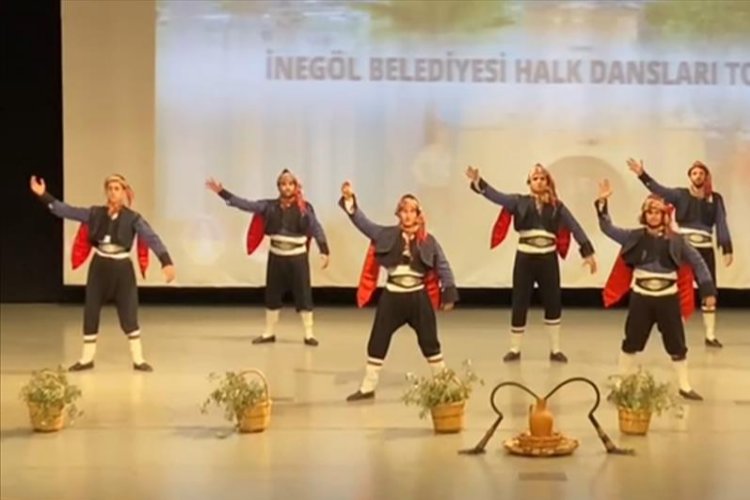 Bursa İnegöl Belediyesi Halk Dansları'ndan KKTC performansı -