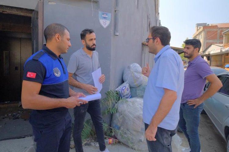 Bursa İnegöl'de esnaflar kirliliğe karşı kapı kapı bilgilendiriliyor -
