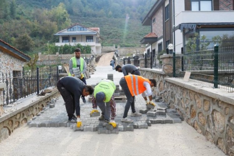 Bursa İnegöl'ün 12 kırsalında 40 bin metrekare parke taş uygulanacak -