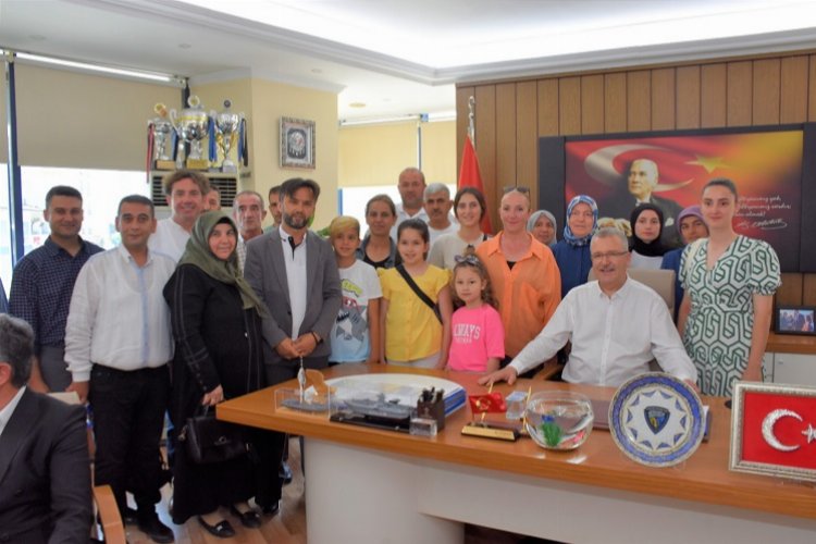 Bursa Karacabey'de bayramlaşma halk buluşmasına dönüyor -