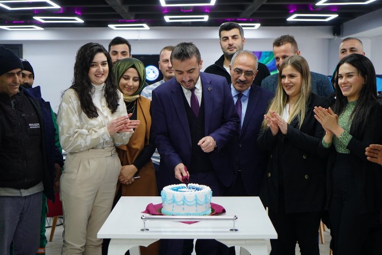 Bursa Kestel Belediyesi'nden personellerine doğum günü sürprizi -