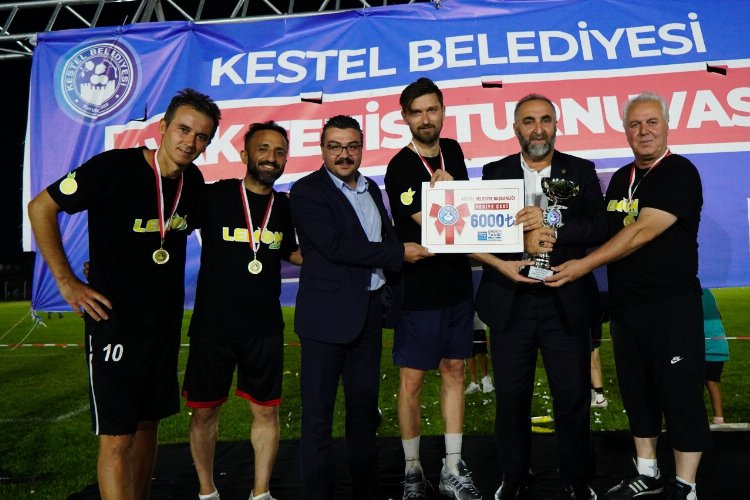 Bursa Kestel’de Ayak Tenisi'nde ödüller sahiplerini buldu -