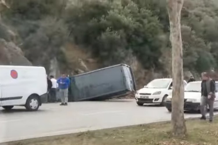 Bursa Kestel'de trafik kazası: 1 ölü, 2 yaralı -