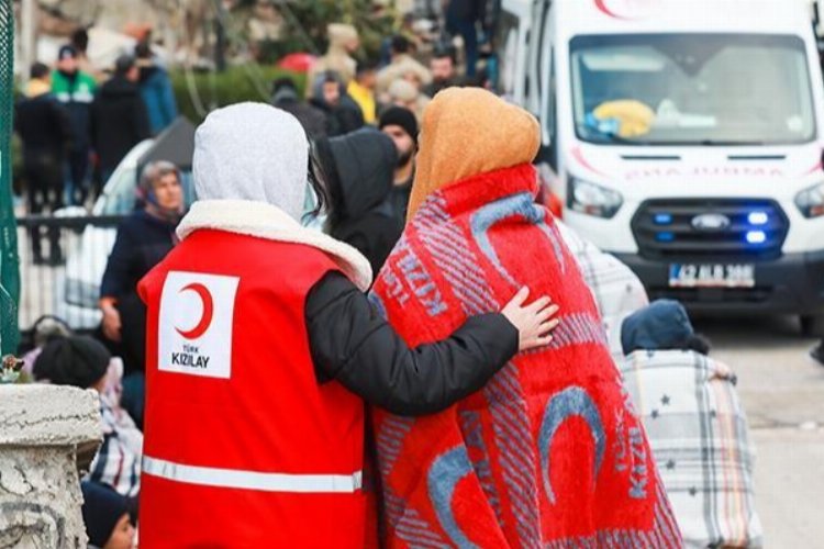 Bursa Kızılay'dan deprem bölgesine yardım sürüyor -