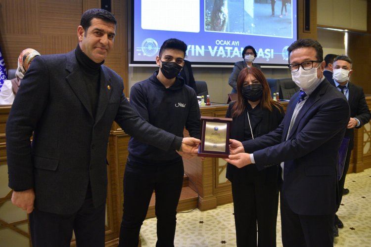 Bursa Meclisi örnek vatandaşları ödüllendirdi -