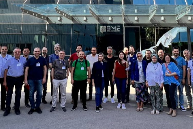 Bursa 'Model Fabrika' firmaları dijital çağa hazırlıyor -