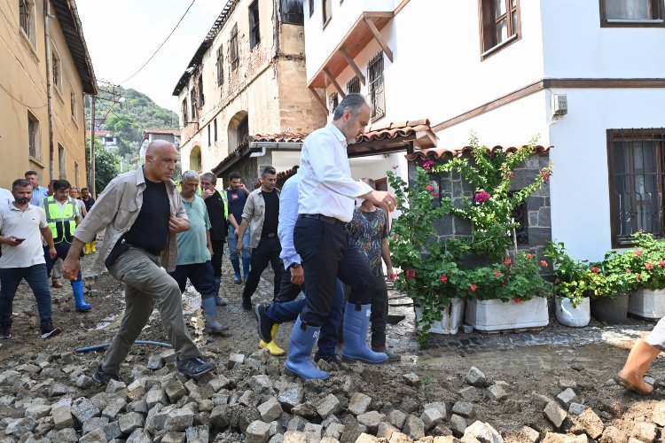 Bursa Mudanya'da sel sonrası hayat normale dönüyor... Kumyaka'da kapsamlı temizlik sürüyor -