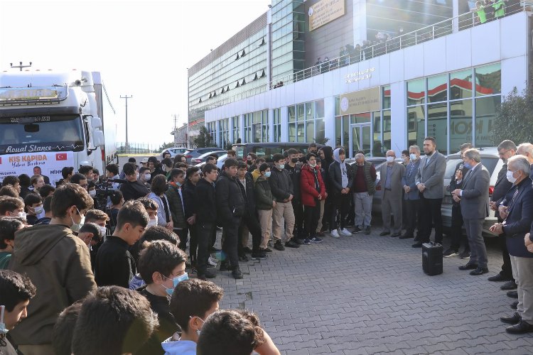 Bursa Mudanya'dan yılın ilk yardımı tırı yola çıktı -