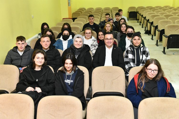 Bursa Mustafakemalpaşa Belediye Başkanı Mehmet Kanar öğrencilerle buluştu -
