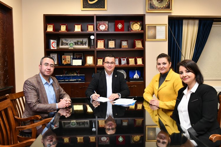 Bursa Mustafakemalpaşa Belediyesinde giysi toplama protokolü -