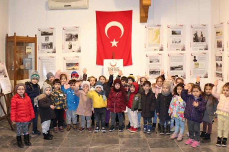 Bursa İnegöl, Çanakkale 1915 sergisine akın ediyor -