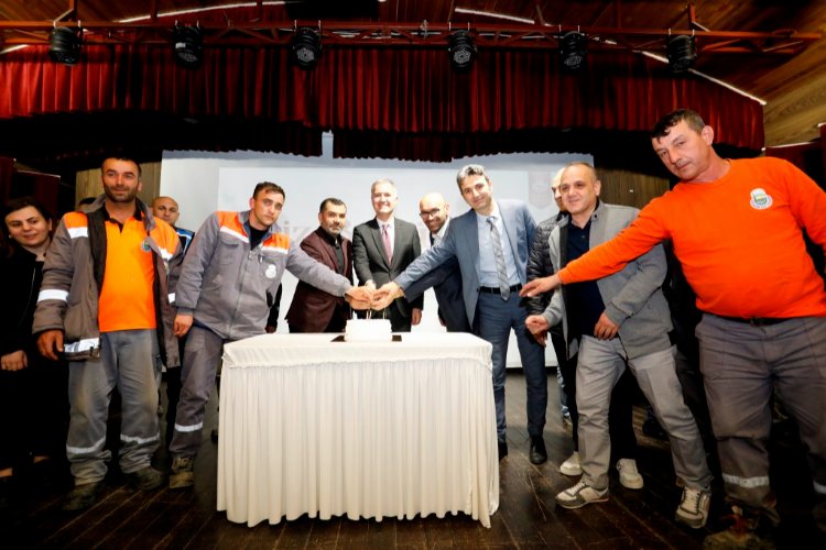 Bursa İnegöl Belediyesi'nde sürpriz doğum günü -