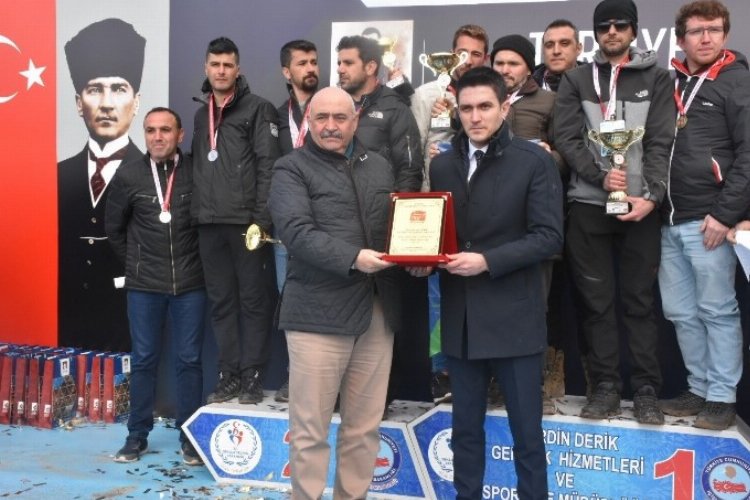 Bursa İnegöl Belediyespor yamaç paraşütünde şampiyonluğu bırakmadı -