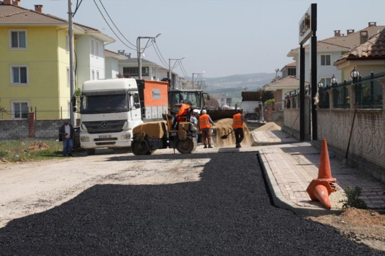 Bursa İnegöl'de 8 sokakta 4 km yol yenileniyor -