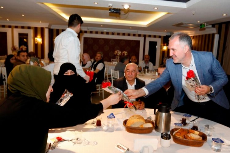 Bursa İnegöl'de ilçe protokolü şehit anneleri ile bir arada -