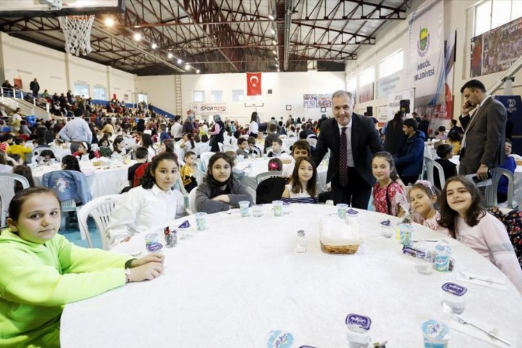 Bursa İnegöl’de çocuklara özel tekne orucu iftarı yapıldı -